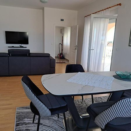 פובליאנה Apartments Pink House מראה חיצוני תמונה