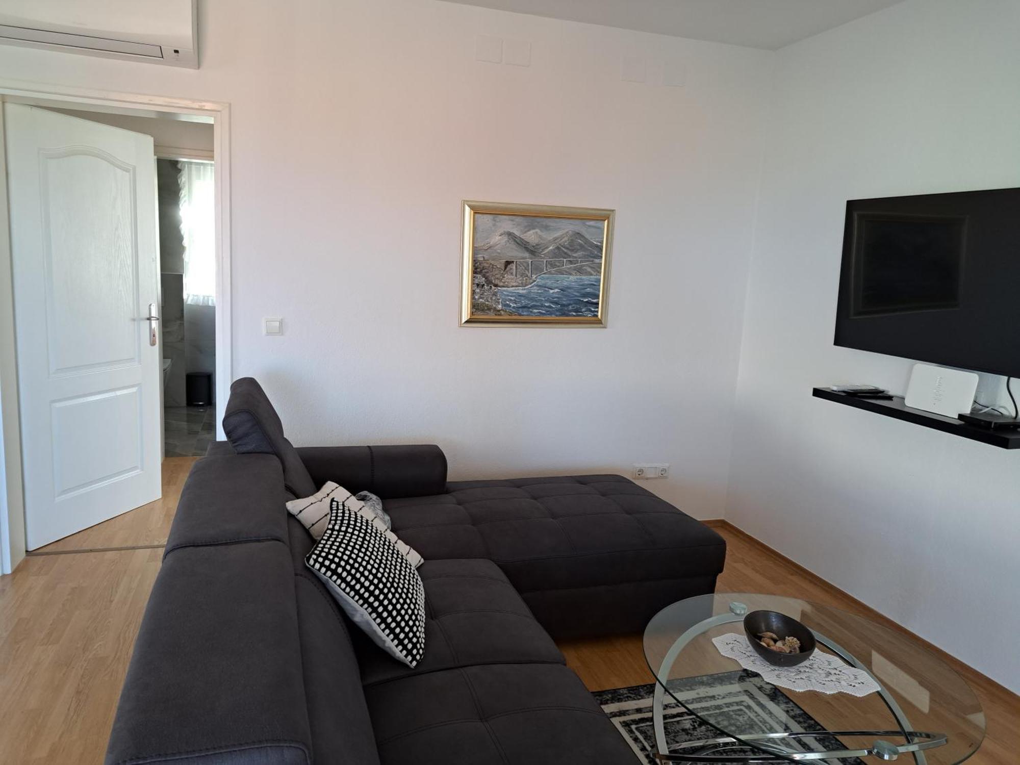 פובליאנה Apartments Pink House מראה חיצוני תמונה