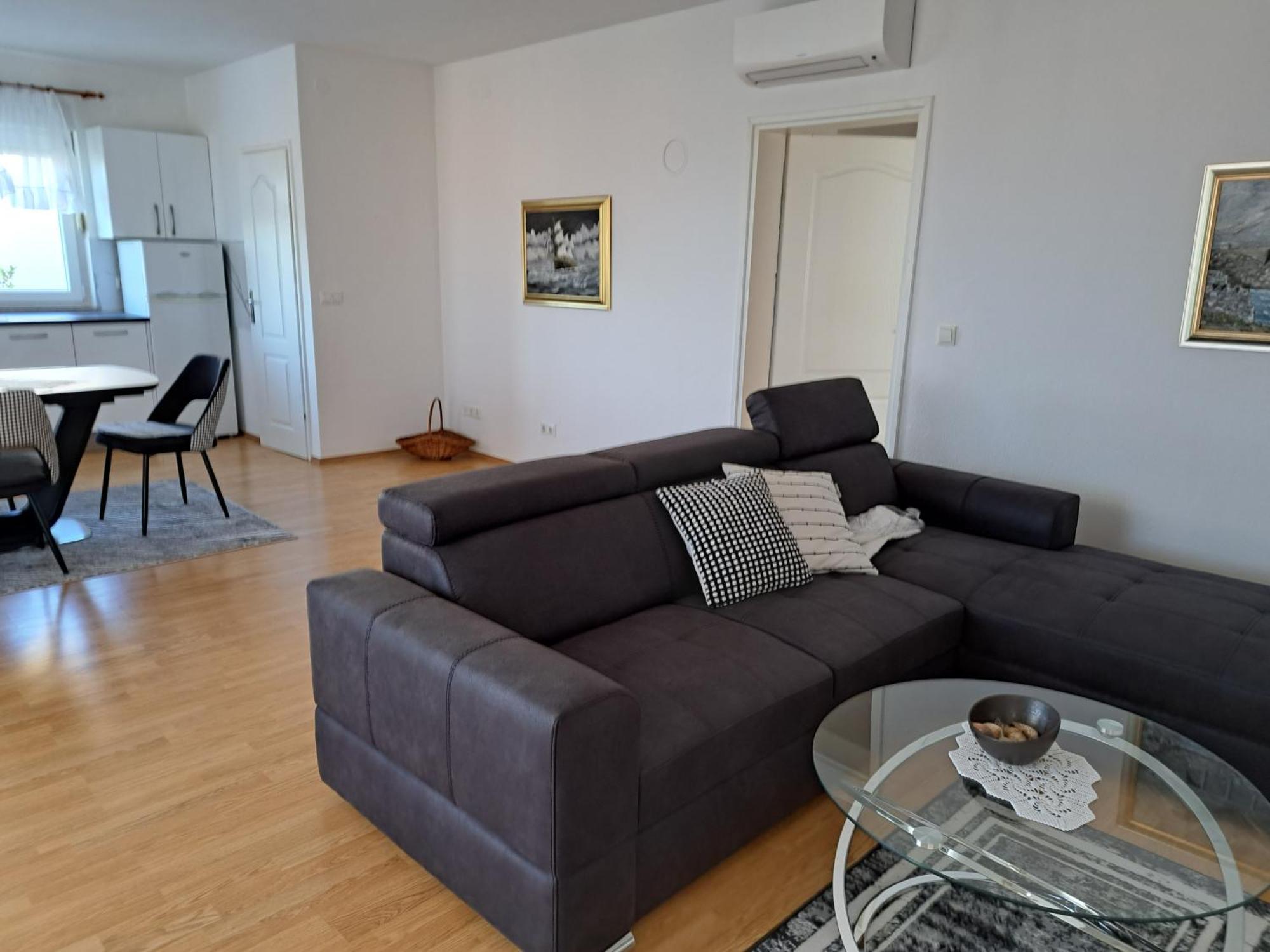 פובליאנה Apartments Pink House מראה חיצוני תמונה