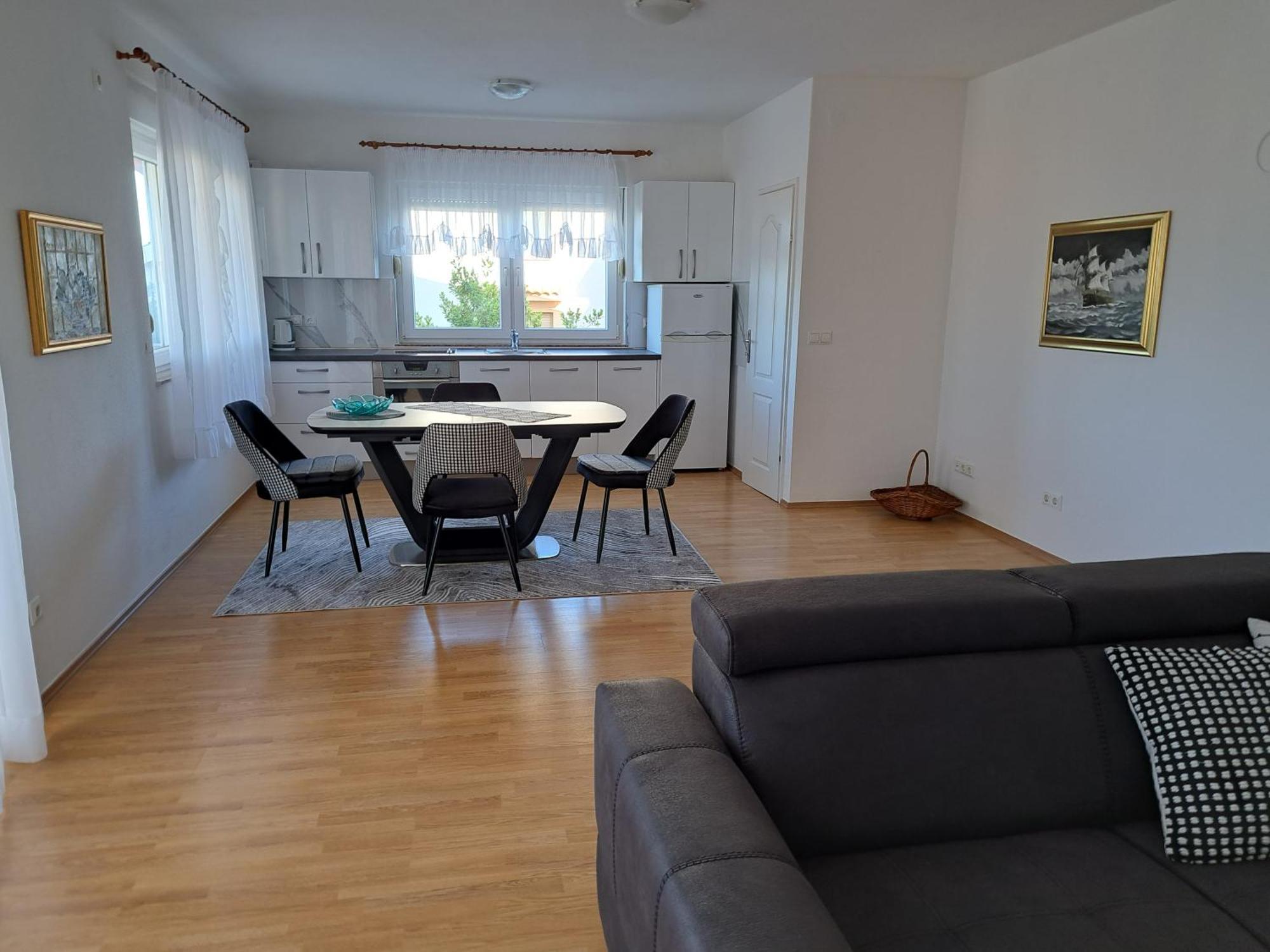 פובליאנה Apartments Pink House מראה חיצוני תמונה
